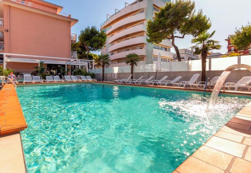 לידו די ג'סולו Hotel D'Annunzio מראה חיצוני תמונה