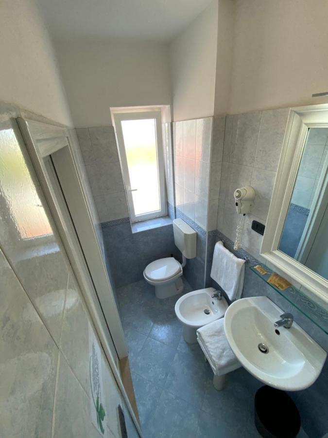 לידו די ג'סולו Hotel D'Annunzio מראה חיצוני תמונה