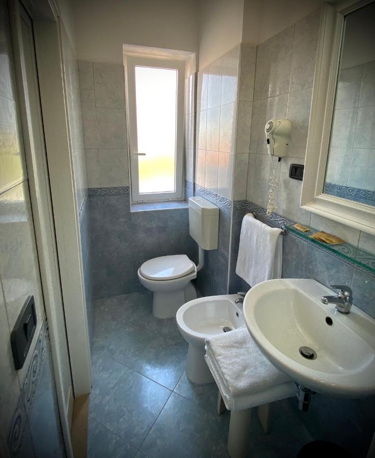 לידו די ג'סולו Hotel D'Annunzio מראה חיצוני תמונה