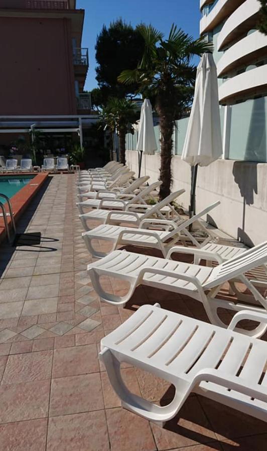 לידו די ג'סולו Hotel D'Annunzio מראה חיצוני תמונה