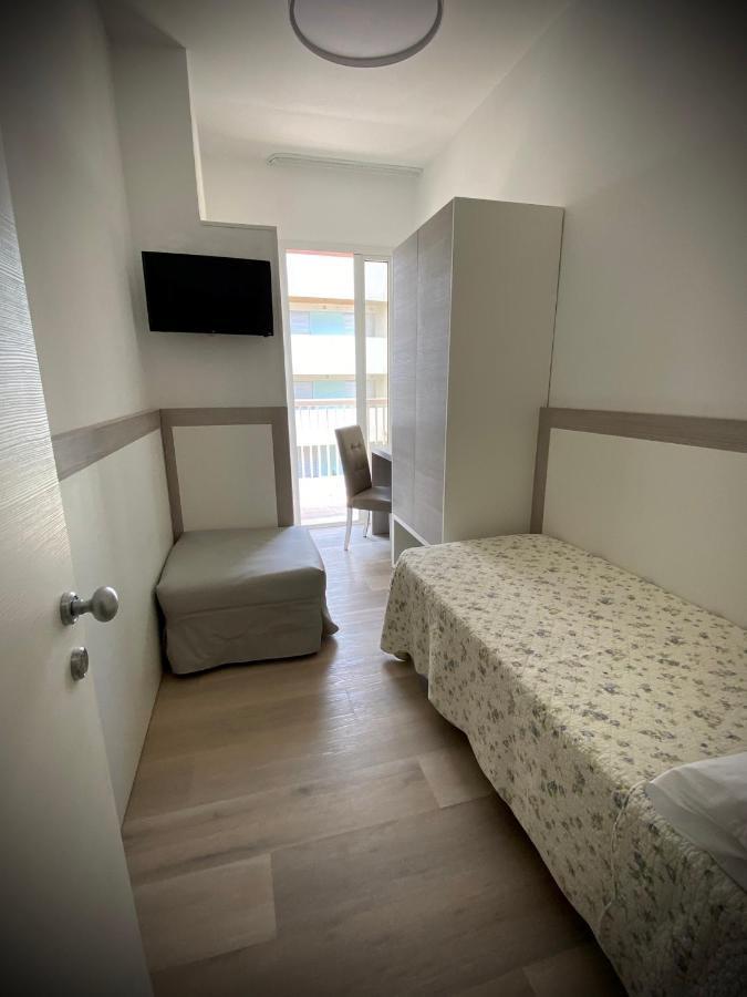 לידו די ג'סולו Hotel D'Annunzio מראה חיצוני תמונה