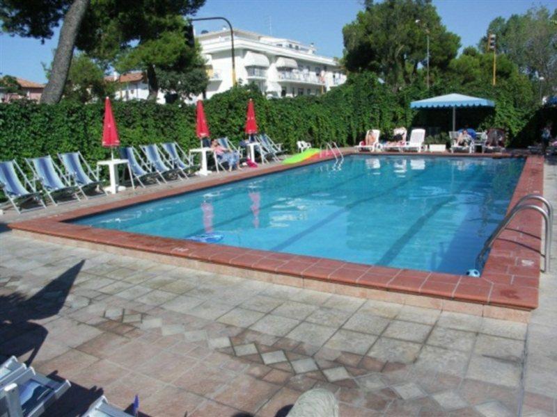 לידו די ג'סולו Hotel D'Annunzio מראה חיצוני תמונה